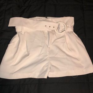 NEW! White Dry-Fitting Tie Shorts